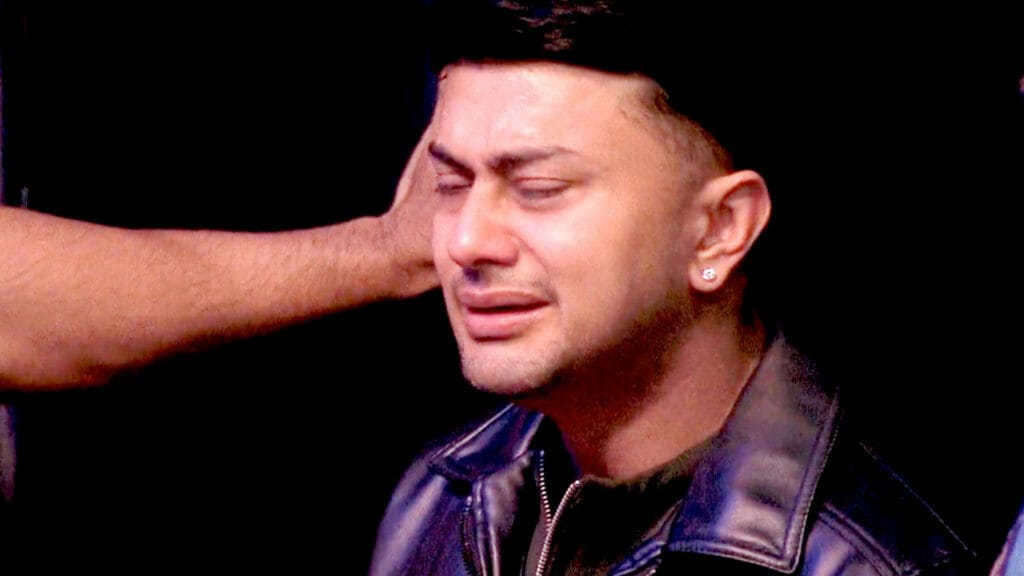 bigg boss 19 awez darbar breaks down during movie night drama