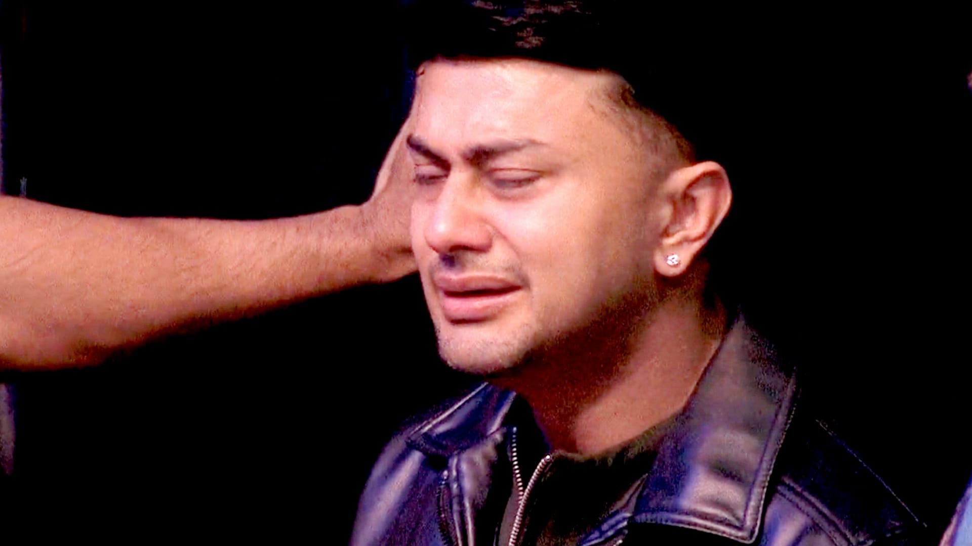 bigg boss 19 awez darbar breaks down during movie night drama
