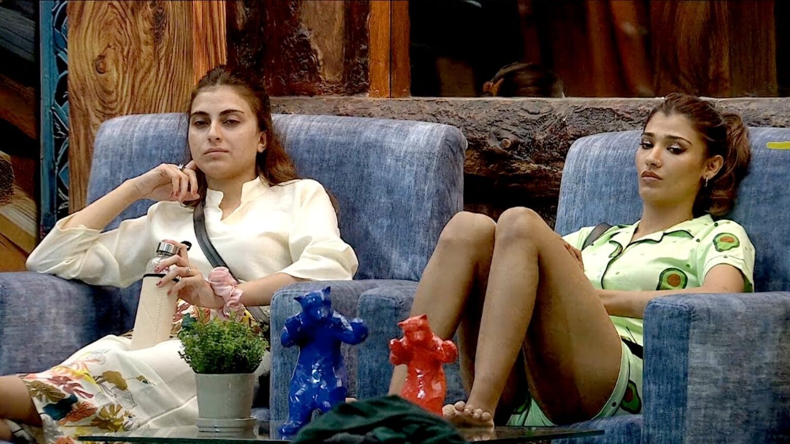 bigg boss 19 weekend ka vaar salman khan schools nehal chudasama farhana bhatt stands by abhishek